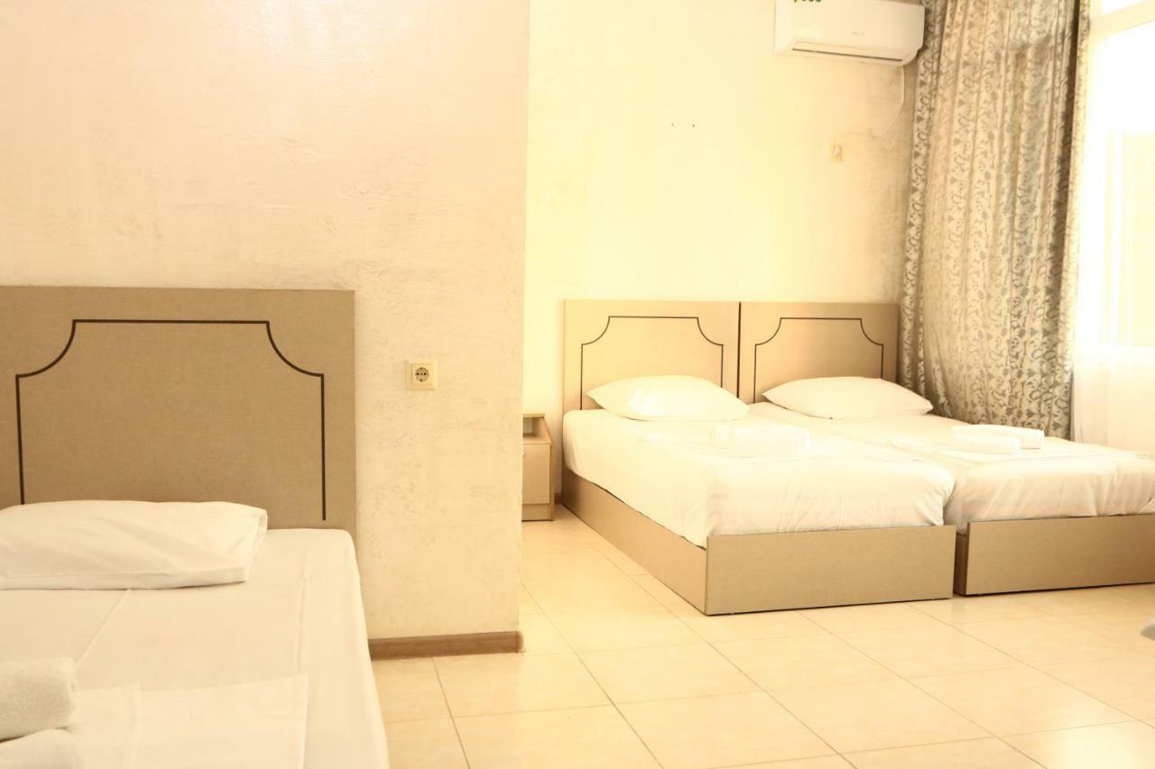 Rainbow Rooms Apart Hotel Makhinjauri Exterior foto